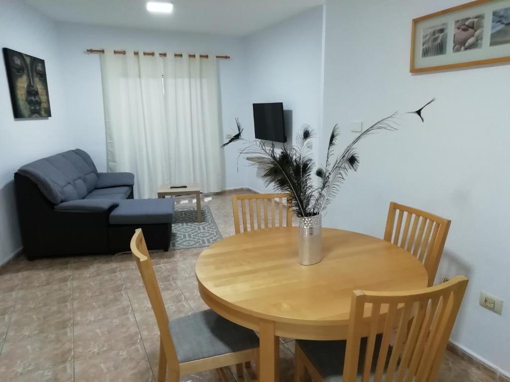 Posezení v ubytování THREE BEDROOM APARTAMENT II NEAR SANTA CRUZ