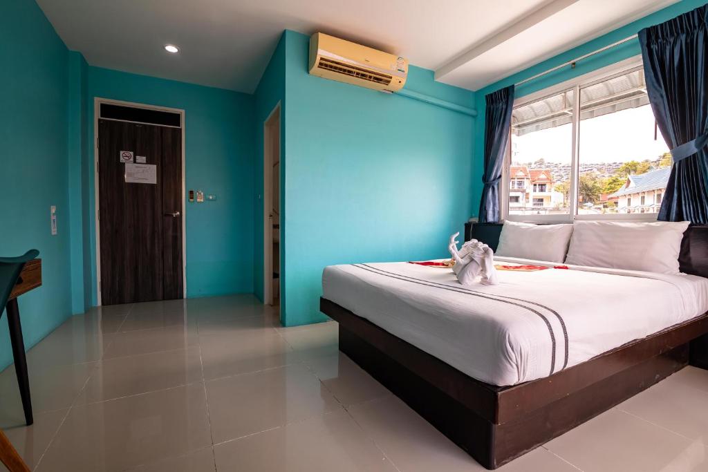PATONG BLUE HOTEL - Resim 25