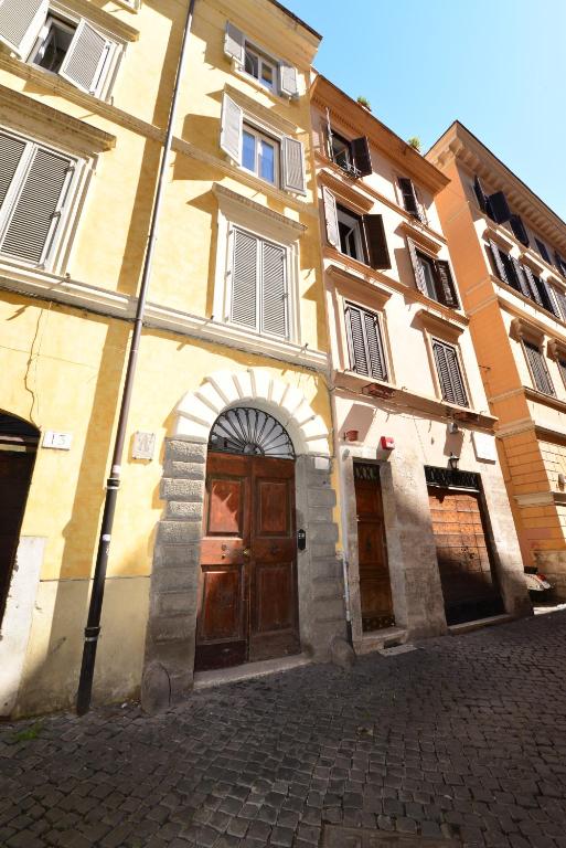 The building in which a vendégházakat is located
