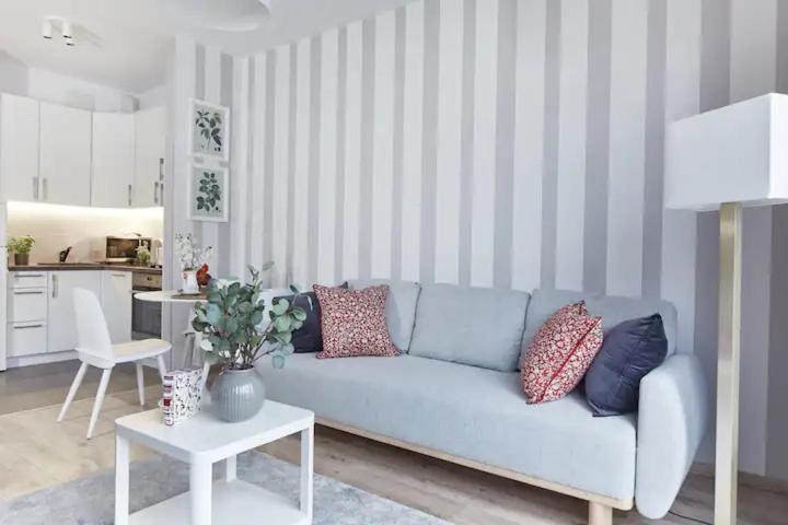 Kuchyňa alebo kuchynka v ubytovaní P&O Serviced Apartments Siedmiogrodzka III