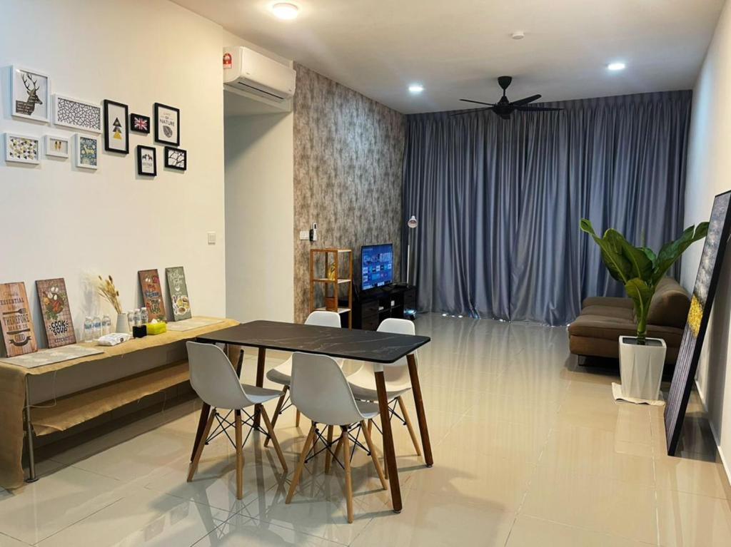 Apartment 4R2B Letizia HomeBukit Rimau, Shah Alam, Kampong Bukit Naga