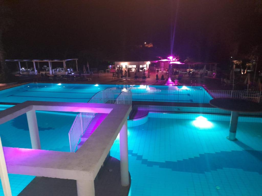 Bazén v ubytování Resort Sciabache nebo v jeho okolí