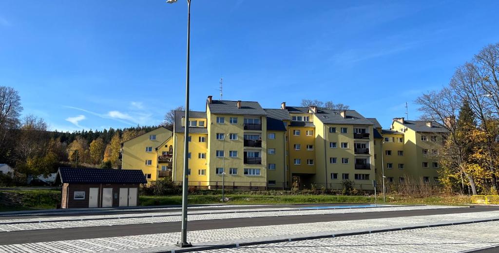 Budova, v ktorej sa apartmán nachádza