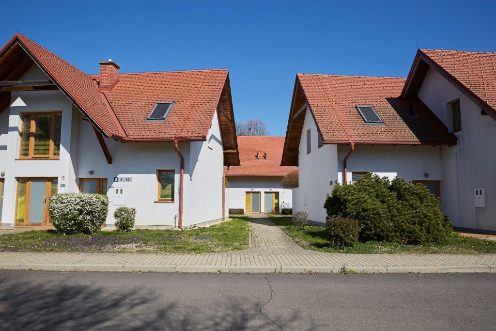 Budova, kde se aparthotel nachází