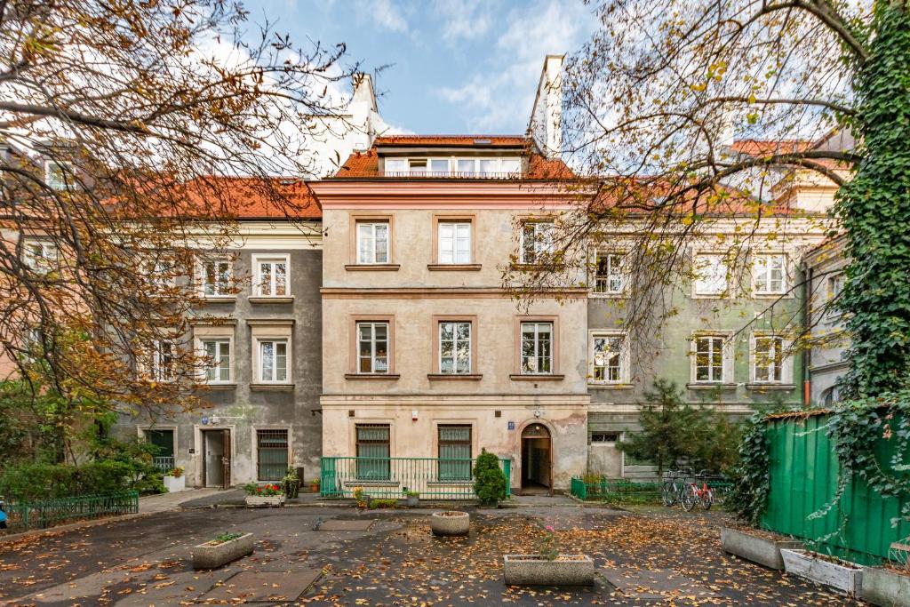 Budova, v ktorej sa apartmán nachádza