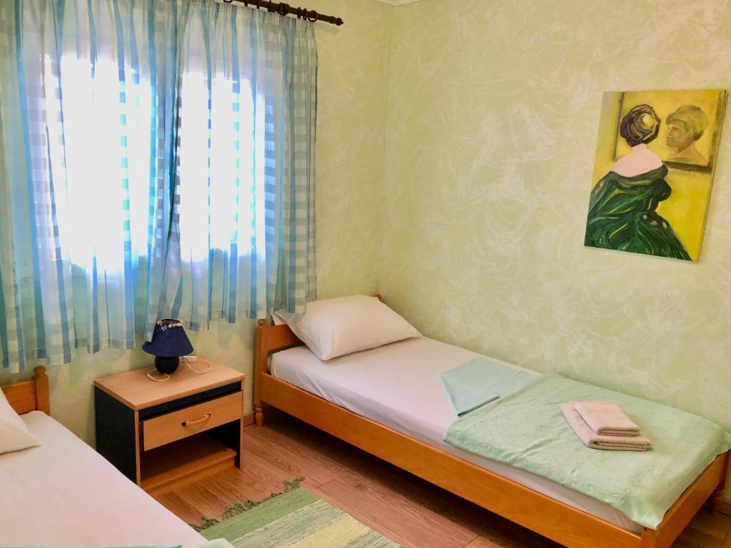 Posteľ alebo postele v izbe v ubytovaní Apartments Pine & Oak with shared seasonal hot tub