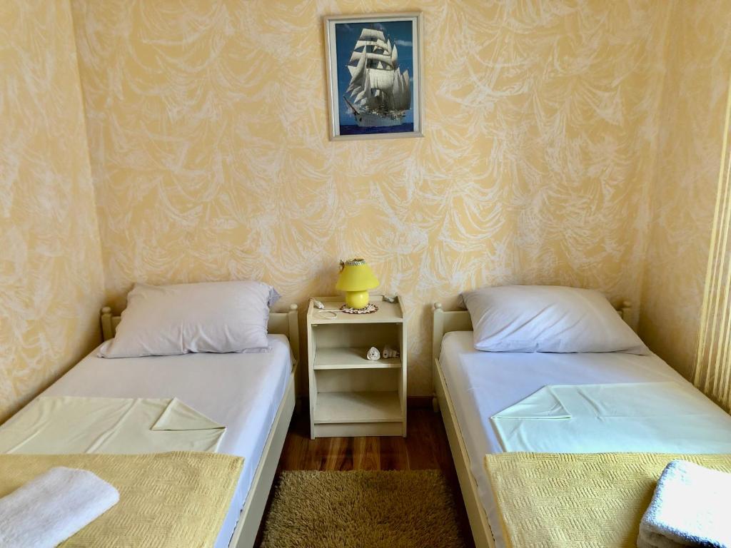 Posteľ alebo postele v izbe v ubytovaní Apartments Pine & Oak with shared seasonal hot tub