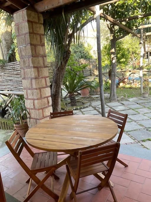 A garden outside Residenza Li Cardilli