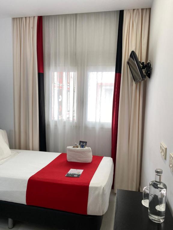 Hotel Del Pintor - Resim 11