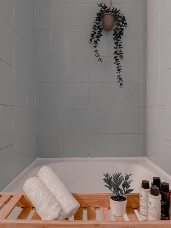 Łazienka w obiekcie Boho Chic 2BR Apartment in the Center of Athens
