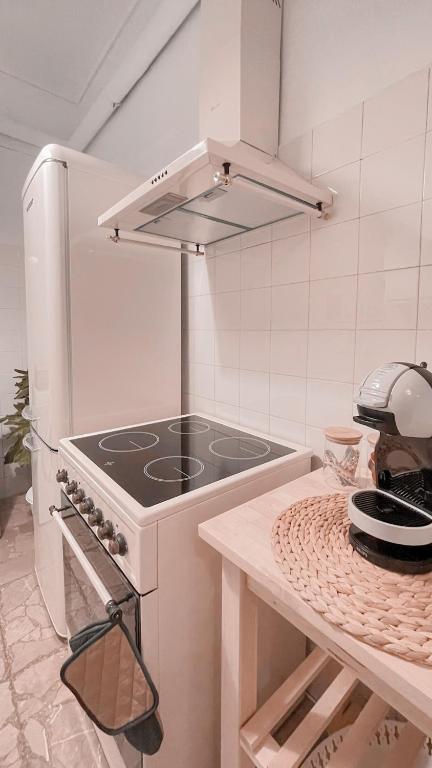Kuchnia lub aneks kuchenny w obiekcie Boho Chic 2BR Apartment in the Center of Athens