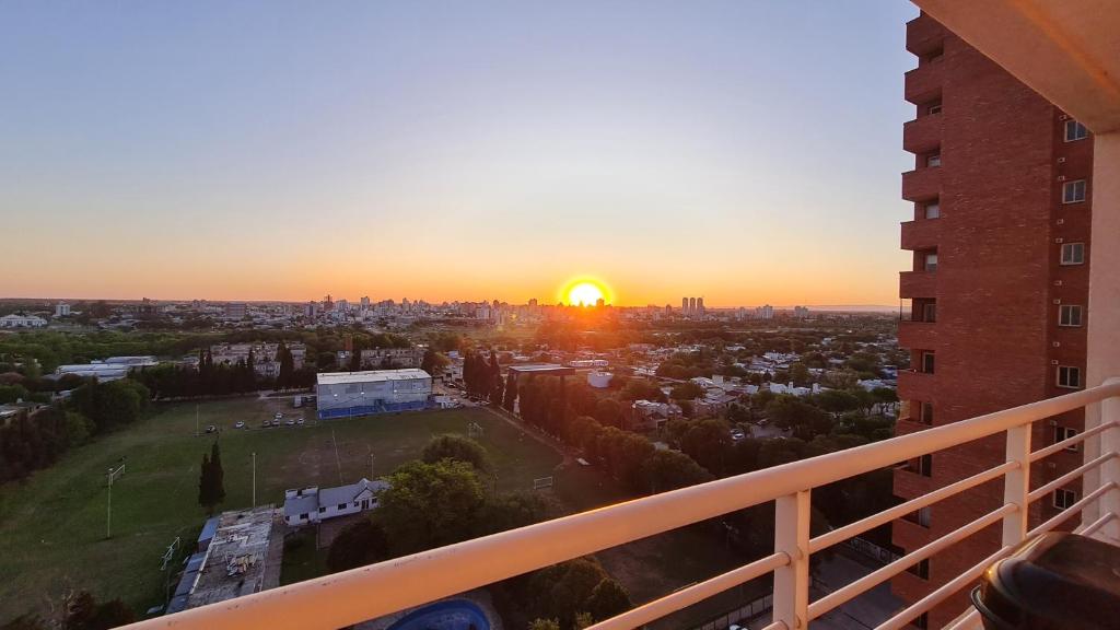 Východ nebo západ slunce při pohledu z apartmánu nebo okolí