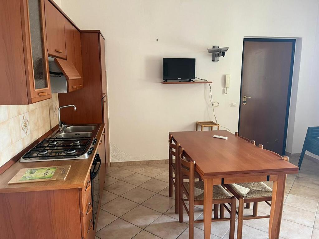 Kuchyňa alebo kuchynka v ubytovaní Bilocale vista mare sul lungomare