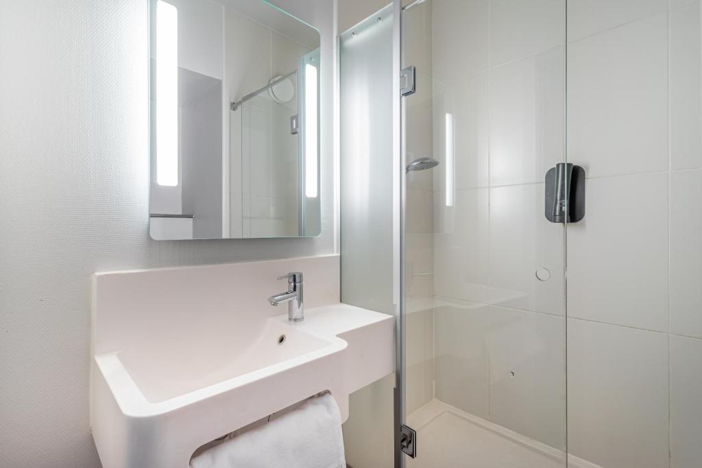 B&B HOTEL Marseille Euromed - Resim 20