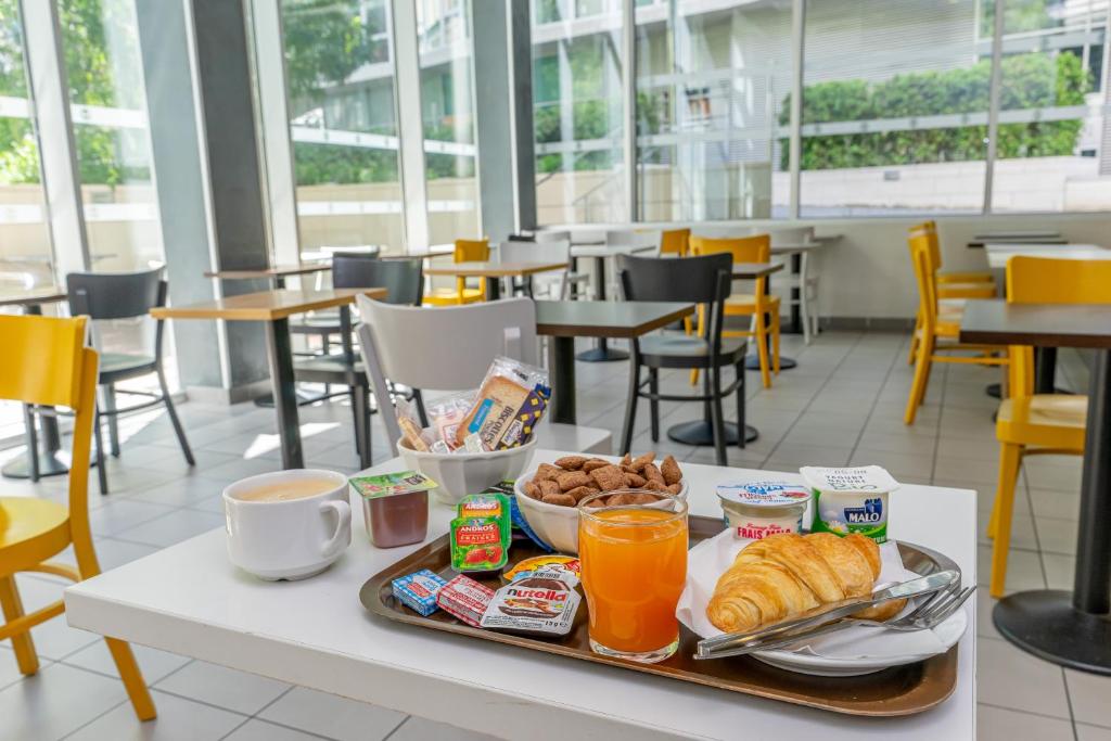 B&B HOTEL Marseille Euromed - Resim 27