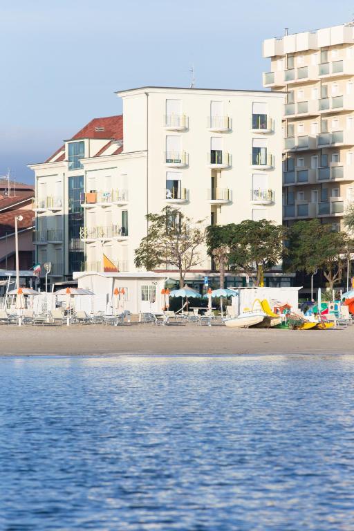 Hotel Emilia - Resim 36