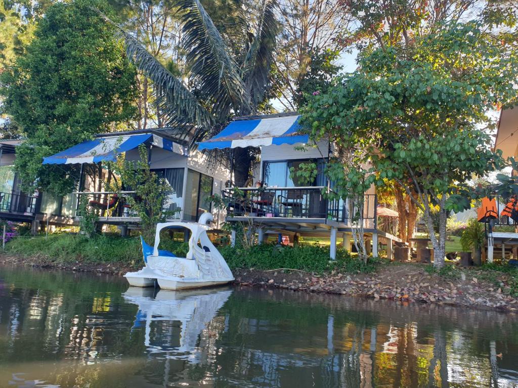 บ้านสวนริมน้ำเขาค้อ - Housity
