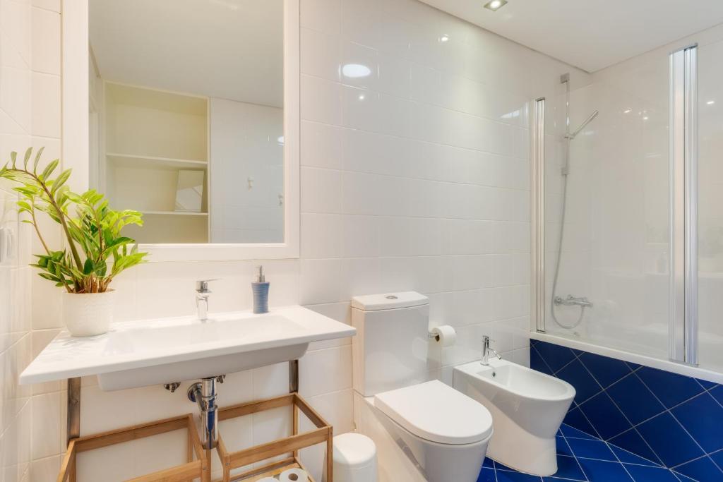 Casa da Praça Apartments - by Casas na Ilha - 13