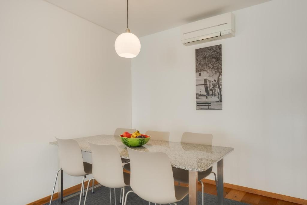 Casa da Praça Apartments - by Casas na Ilha - 14