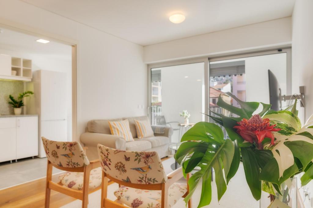 Casa da Praça Apartments - by Casas na Ilha - 18