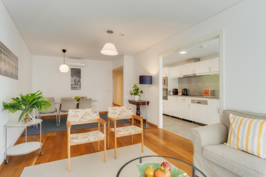 Casa da Praça Apartments - by Casas na Ilha - 19