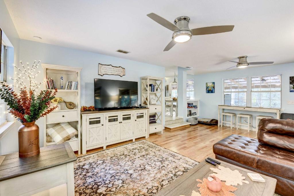 Secluded 2Home Getaway on Less Than 13 Forest Acres!, Mossy Head