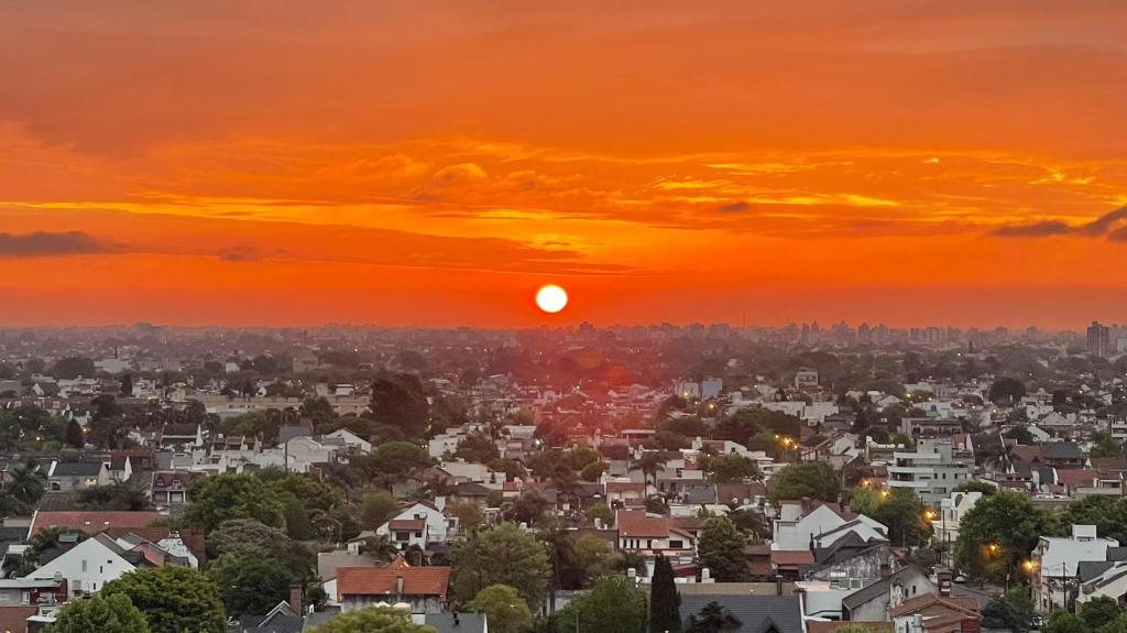 vista sulla città al tramonto di Bernardita a Ramos Mejía