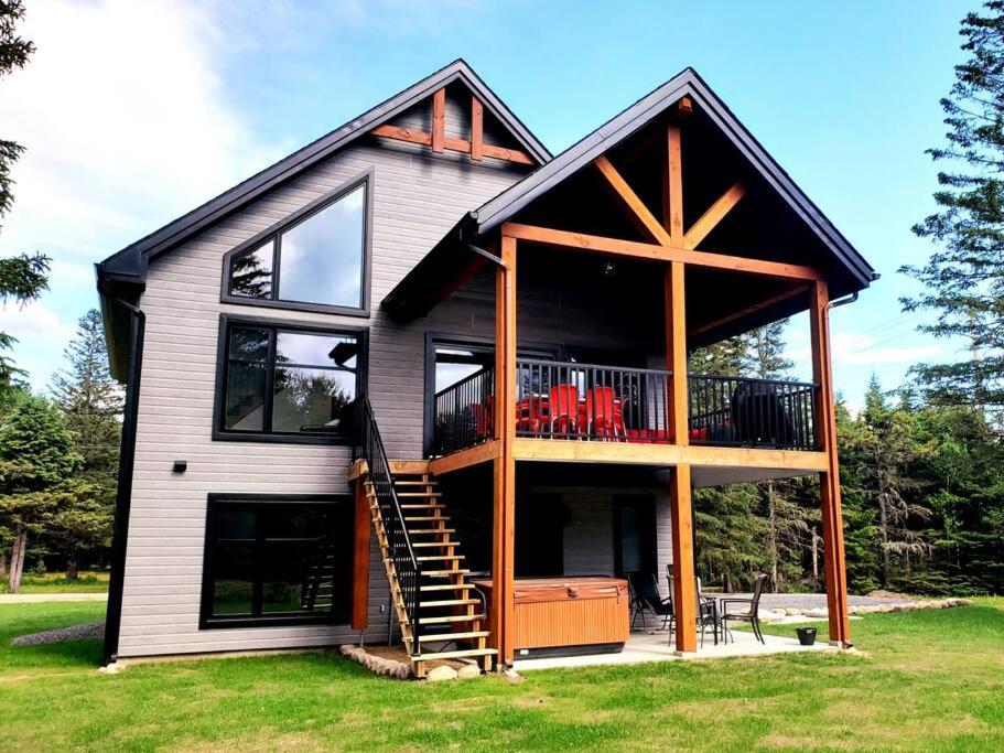 Chalet Rustik luxe et spa, NotreDamedelaMerci Aktualisierte