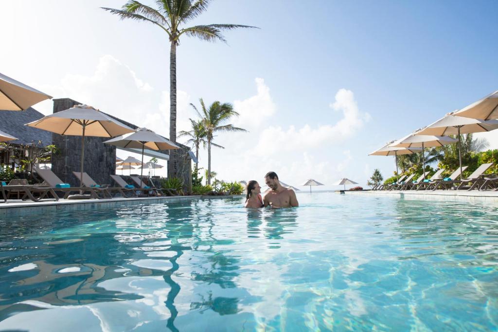 Bazén v ubytování Anantara Iko Mauritius Resort & Villas nebo v jeho okolí