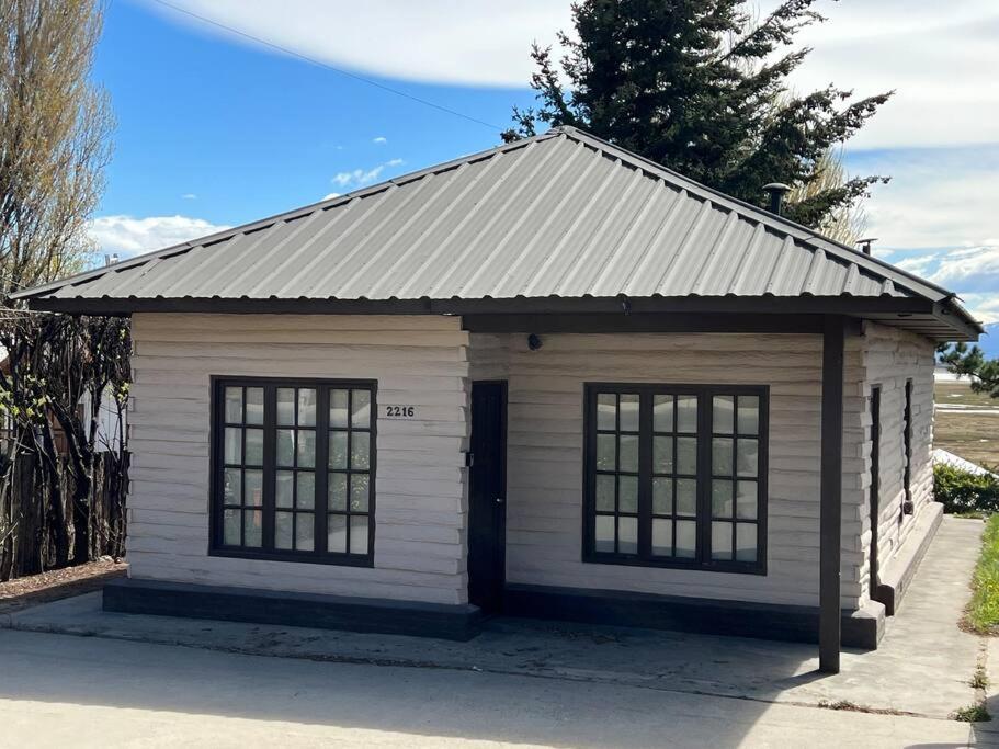 Το κτήριο όπου στεγάζεται  η παραθεριστική κατοικία