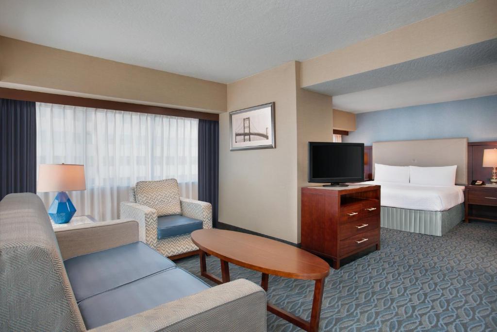 Crowne Plaza Hotel Los Angeles Harbor, an IHG Hotel - 