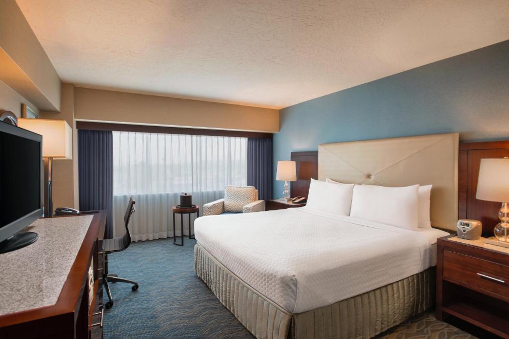 Crowne Plaza Hotel Los Angeles Harbor, an IHG Hotel - 