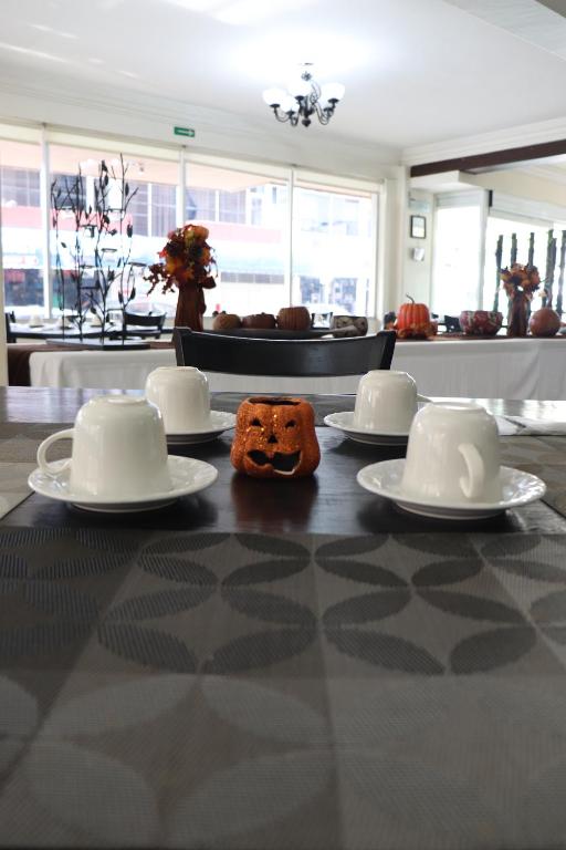 Příslušenství pro přípravu čaje a kávy v ubytování Choco's Hotel