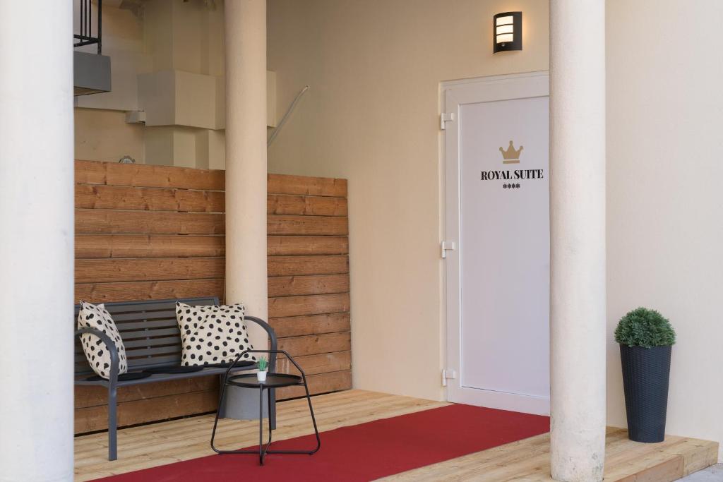 ROYAL SUITE, Ljubljana - Resim 29