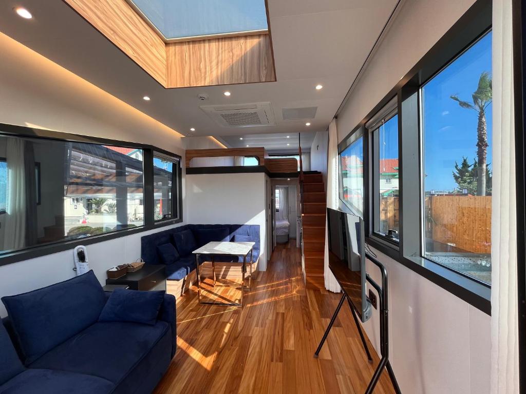 Morning Beach Pension - Two-Bedroom Townhouse