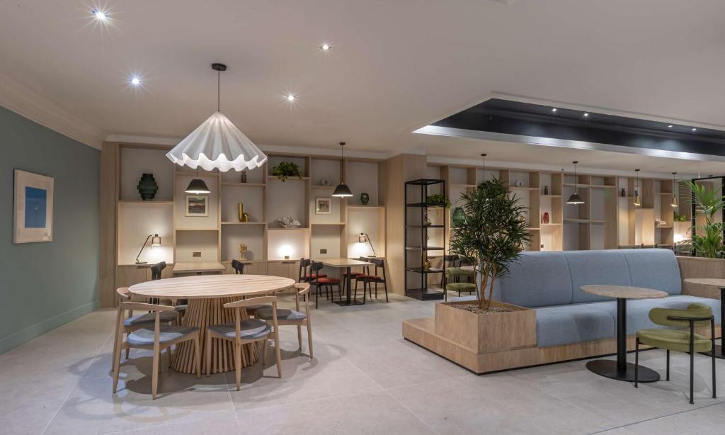 Clayton Hotel Dublin Airport Central photo