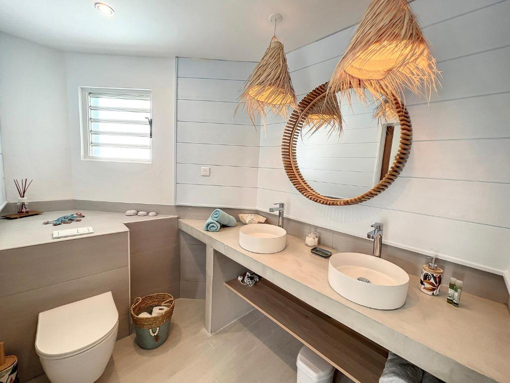 Koupelna v ubytování Princess Anouk Beachfront Orient Bay Deluxe 3 BDR