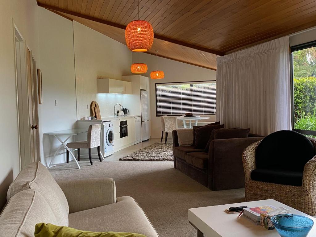 Posezení v ubytování Beluga - Self contained accomodation Kerikeri