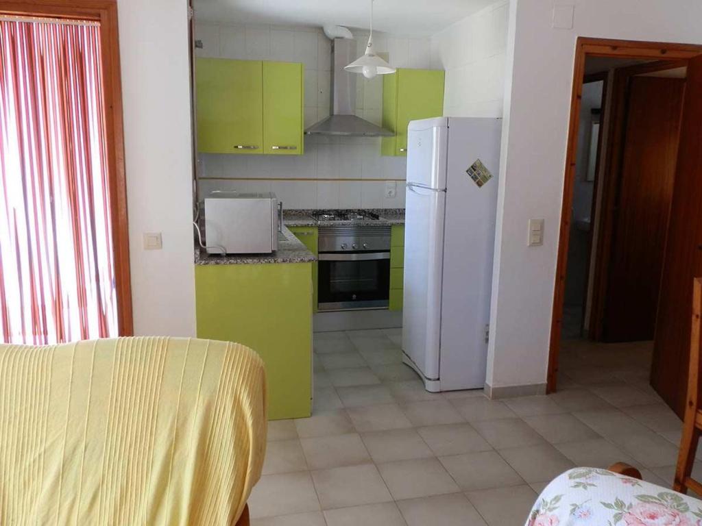 Kuchyňa alebo kuchynka v ubytovaní Casa cerca del mar, wifi gratuito, aire opcional, piscina, mascotas aceptadas, playa para perros - ES-184-6
