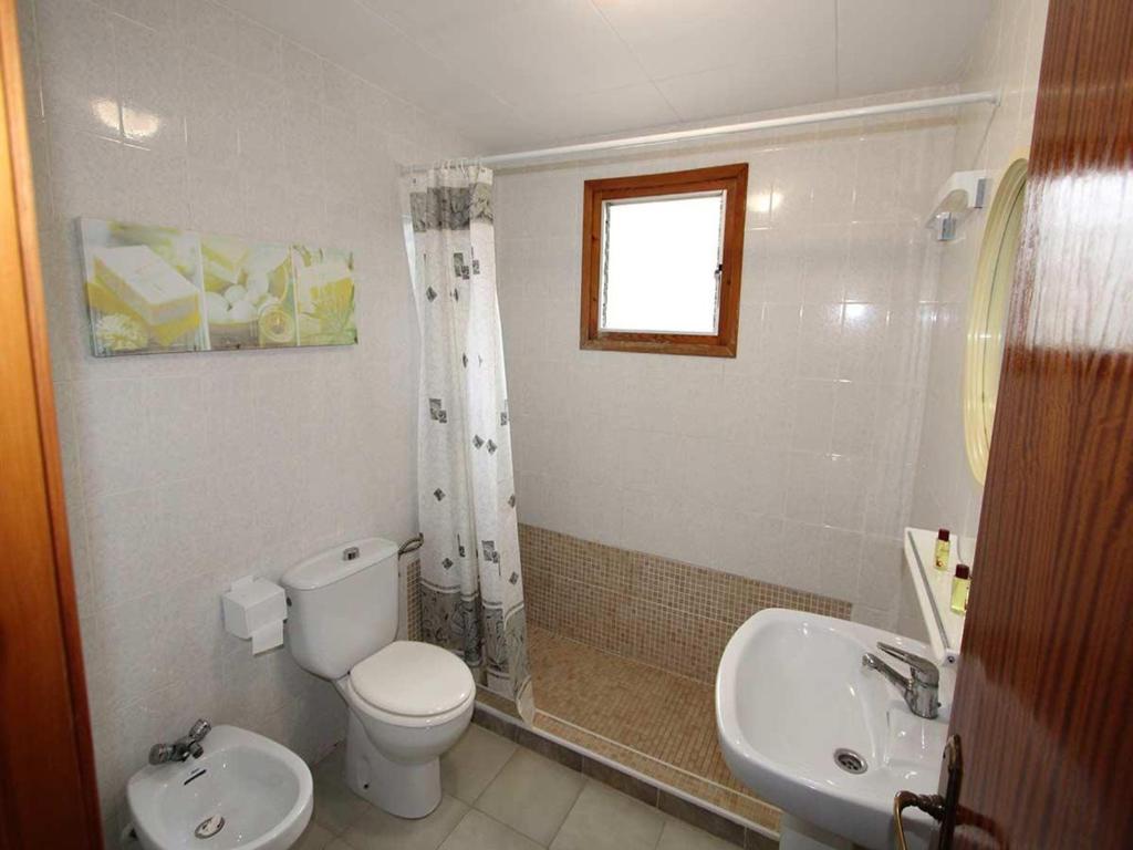 Kúpeľňa v ubytovaní Casa cerca del mar, wifi gratuito, aire opcional, piscina, mascotas aceptadas, playa para perros - ES-184-6