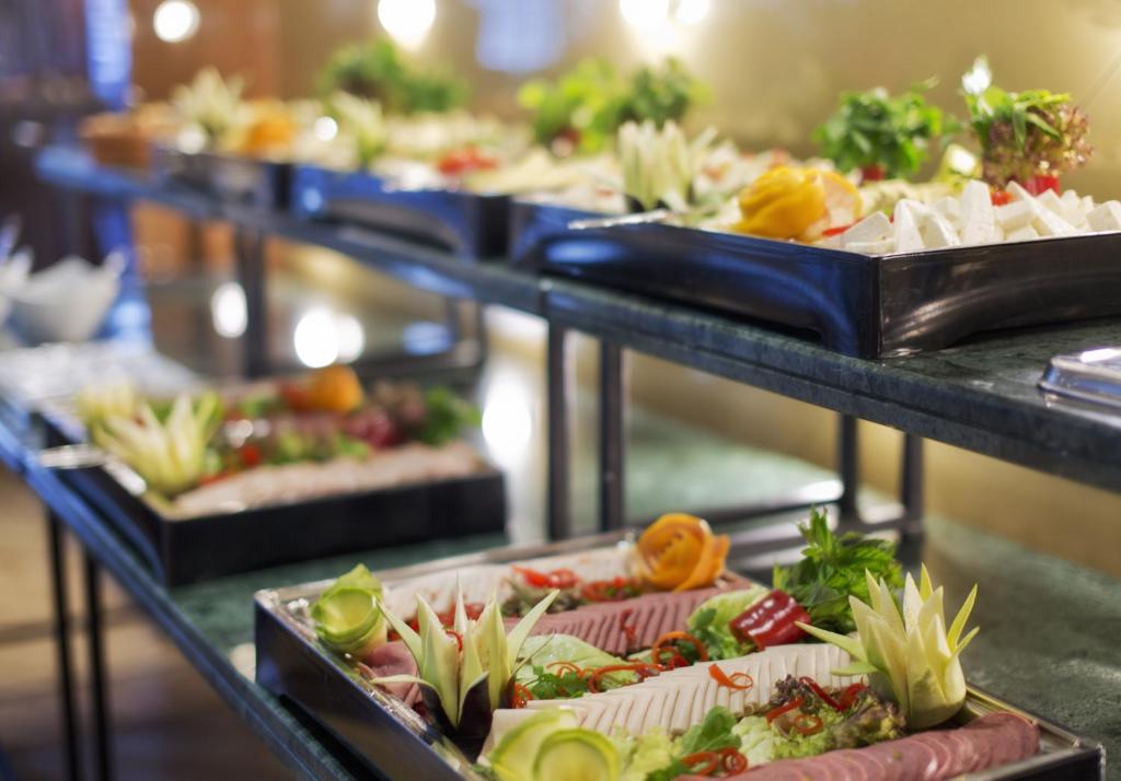 Comida no hotel ou em algum lugar perto
