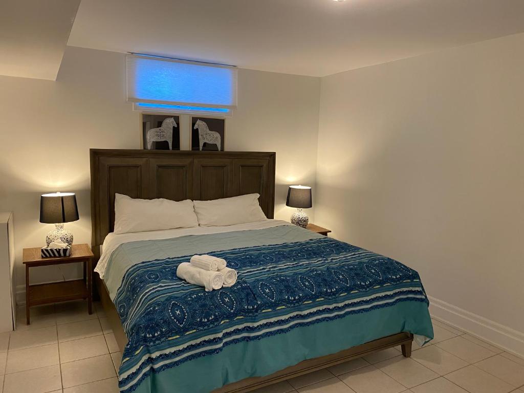 Yorkmills and Bayview !C Spacious Modern Private Bdr with Shared Bathroom - Housity