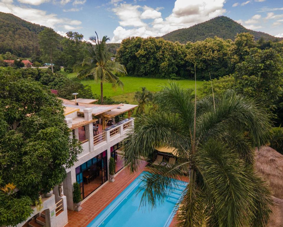 Baanpong Lodge - отзывы и видео