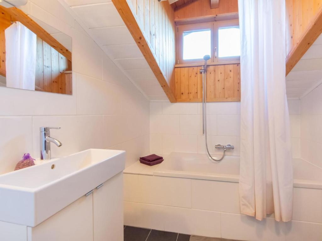 Kúpeľňa v ubytovaní Alluring Apartment in Bichlbach