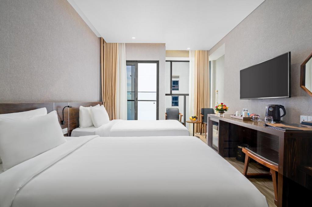 Executive Double Partial SeaView With Balcony