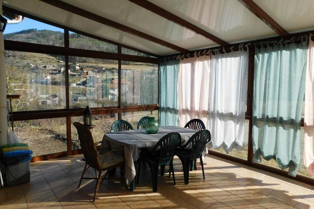 Gîte Le Gravier en haut de Villa proche de la Dolce Via - Three-Bedroom Apartment
