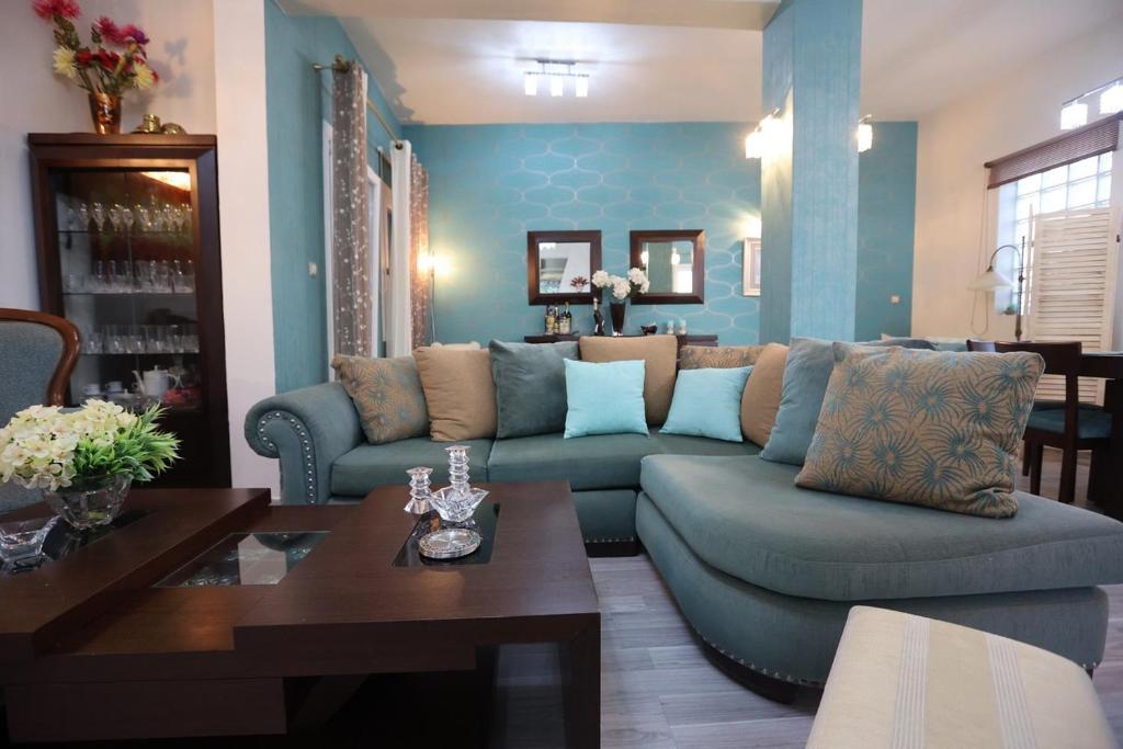 Posezení v ubytování Vacation house with stunning view - Vari Syros