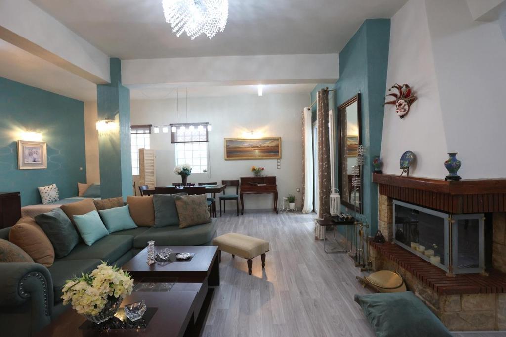 Posezení v ubytování Vacation house with stunning view - Vari Syros