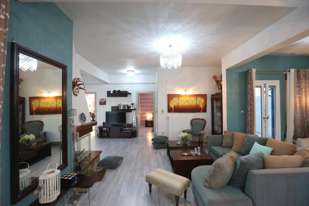 Posezení v ubytování Vacation house with stunning view - Vari Syros