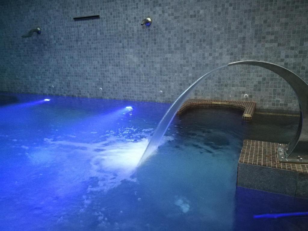 Bazén v ubytování Hotel & Spa Ciudad de Binéfar nebo v jeho okolí